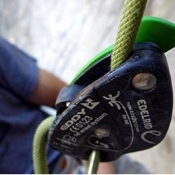 Edelrid eddy aumtomatic belay device , suitable for rope diameter 9-11 mm weight-360g